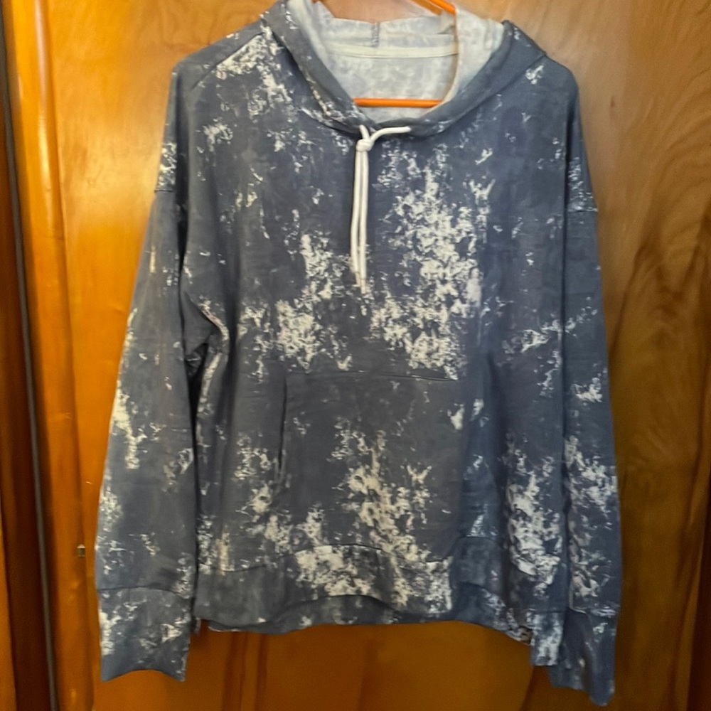 Ladies light weight hoodie. XL